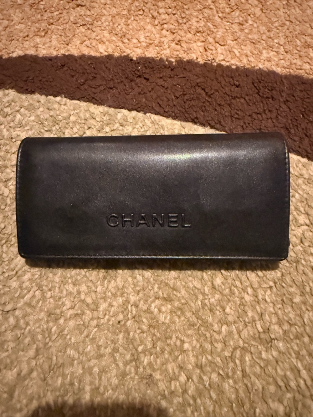 CHANEL Black Leather Case for glasses with Embossed Logo - Picture 3 of 3